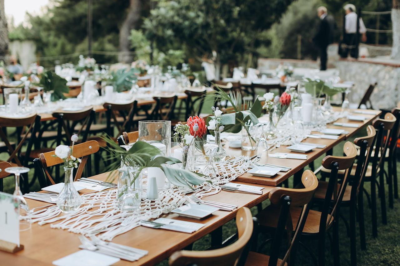 Tischordnung auf Hochzeiten: Der richtige Sitzplan für eine perfekte Stimmung